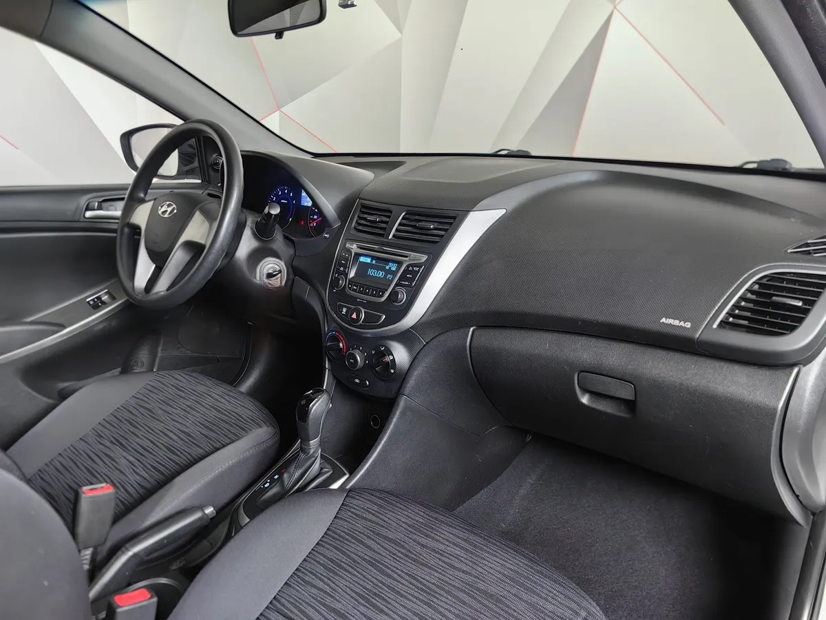 Hyundai Solaris 1.6 AT (123 л.с.) Белый в АВИЛОН. Слайд №13