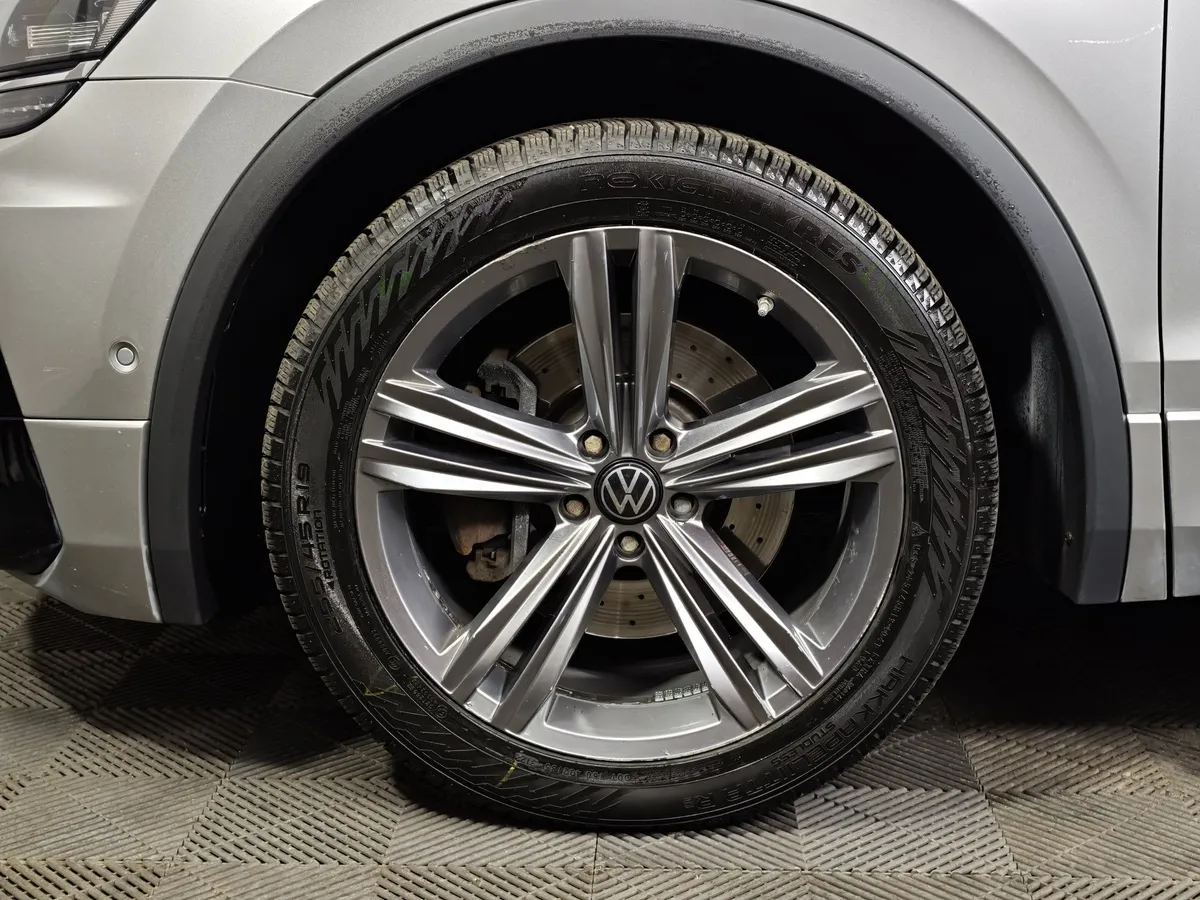 Volkswagen Tiguan 2.0 TSI 4Motion DSG (220 л.с.) Sportline Серебристый в АВИЛОН. Слайд №9