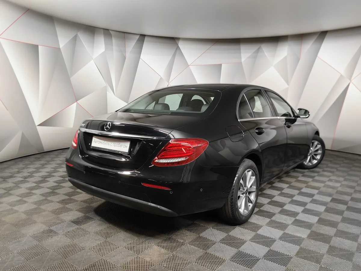 Mercedes-Benz E-Класс E 200 9G-TRONIC (197 л.с.) Premium (Локальная сборка) Черный в АВИЛОН. Слайд №2