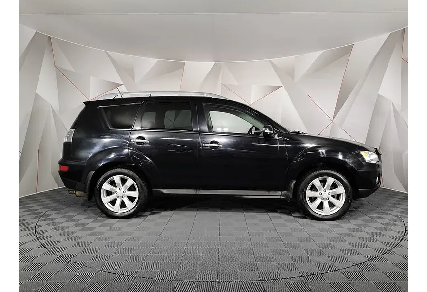 АВИЛОН - Mitsubishi Outlander 2.4 CVT 4WD (170 л.с.) Черный - slide 3