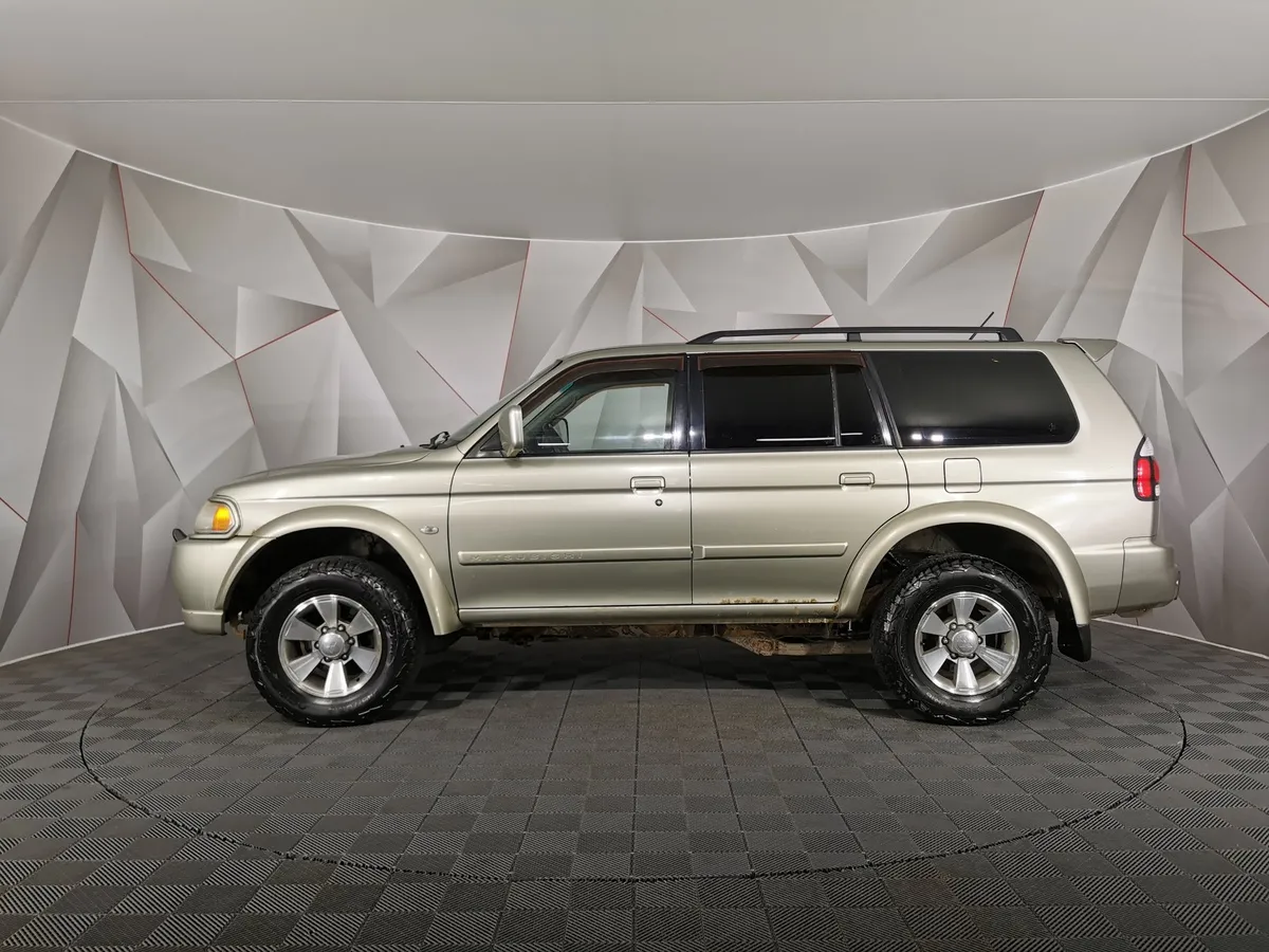 Mitsubishi Pajero Sport 3.0 AT (170 л.с.) Бежевый в АВИЛОН. Слайд №5