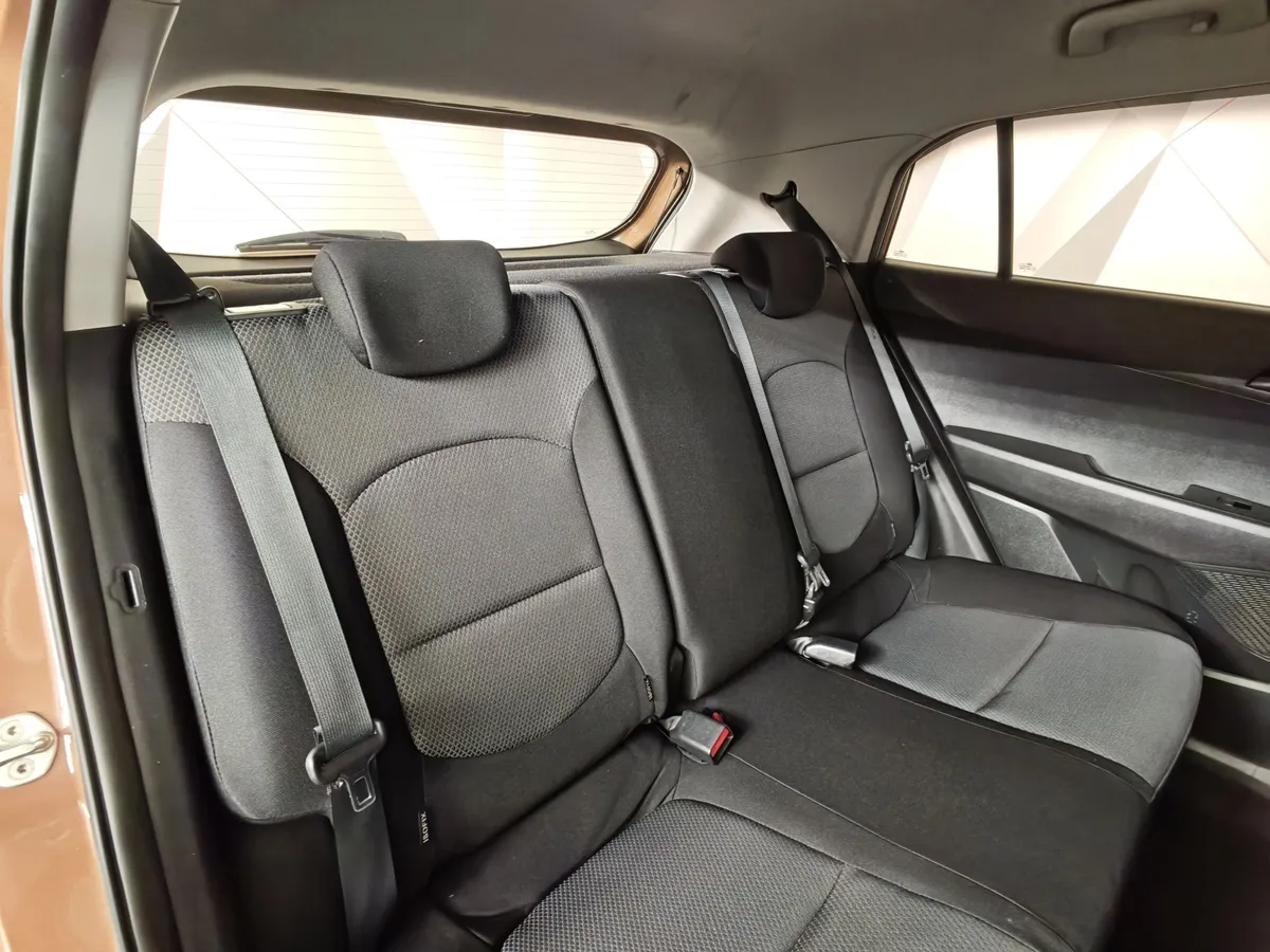 Hyundai Creta 1.6 MT AWD (121 л.с.) Comfort Коричневый в АВИЛОН. Слайд №17