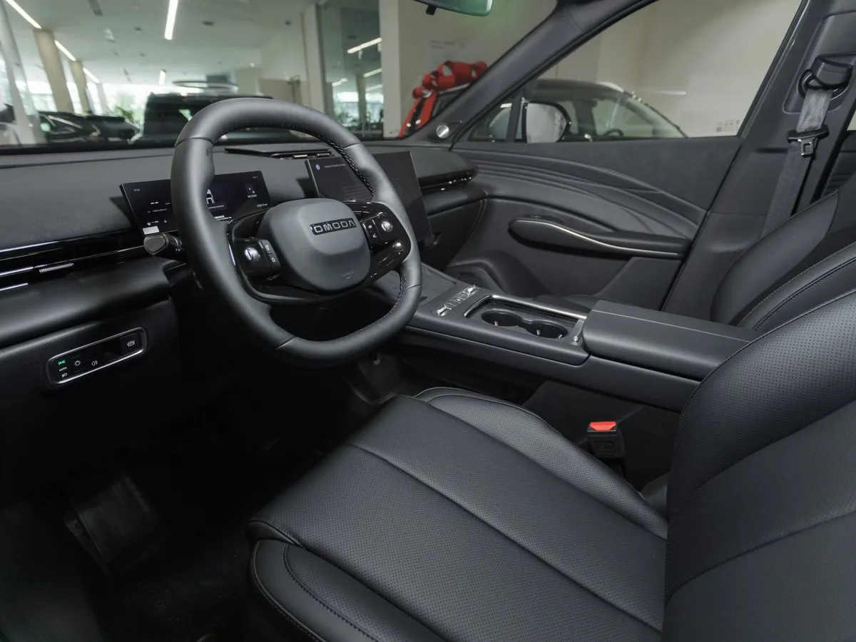 OMODA C7 1.6 DCT 4WD (150 л.с.) Драйв Серебристый в АВИЛОН. Слайд №7