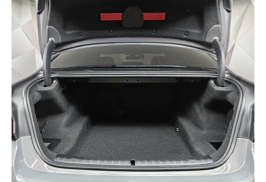 BMW 5 серия 530d xDrive Steptronic (249 л.с.) Base (Локальная сборка) Серый в АВИЛОН. Слайд №9