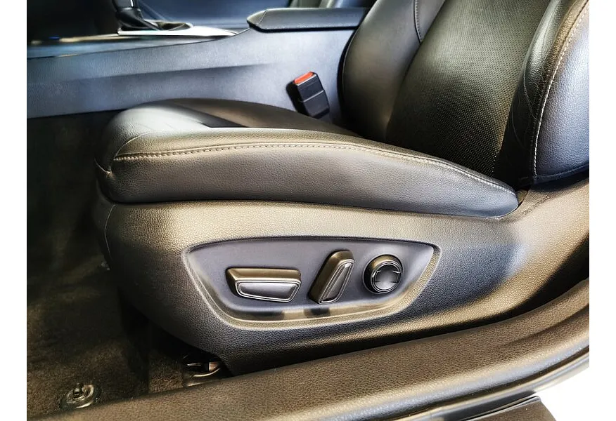 Toyota Camry 2.5 AT (200 л.с.) Белый в АВИЛОН. Слайд №21