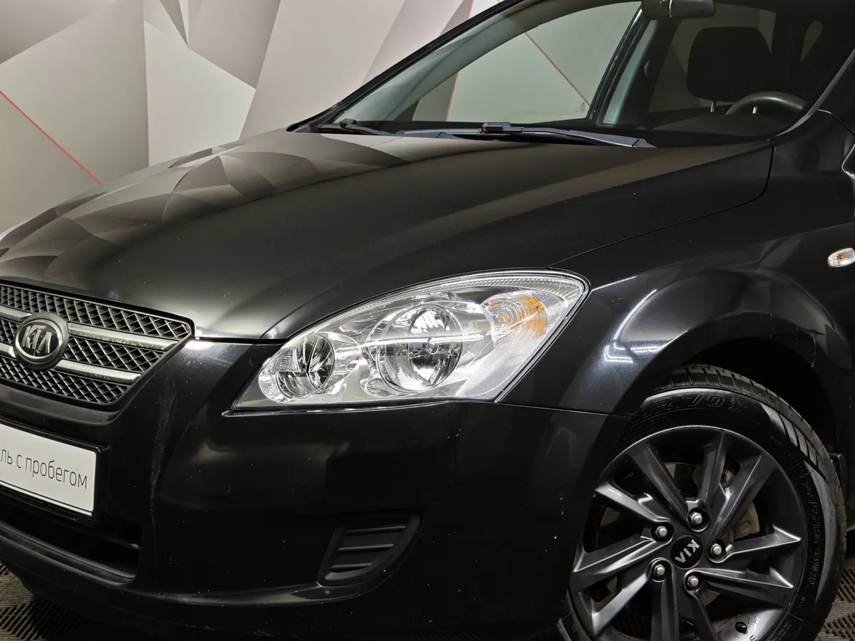 Kia Ceed 1.6 MT (122 л.с.) Черный в АВИЛОН. Слайд №10