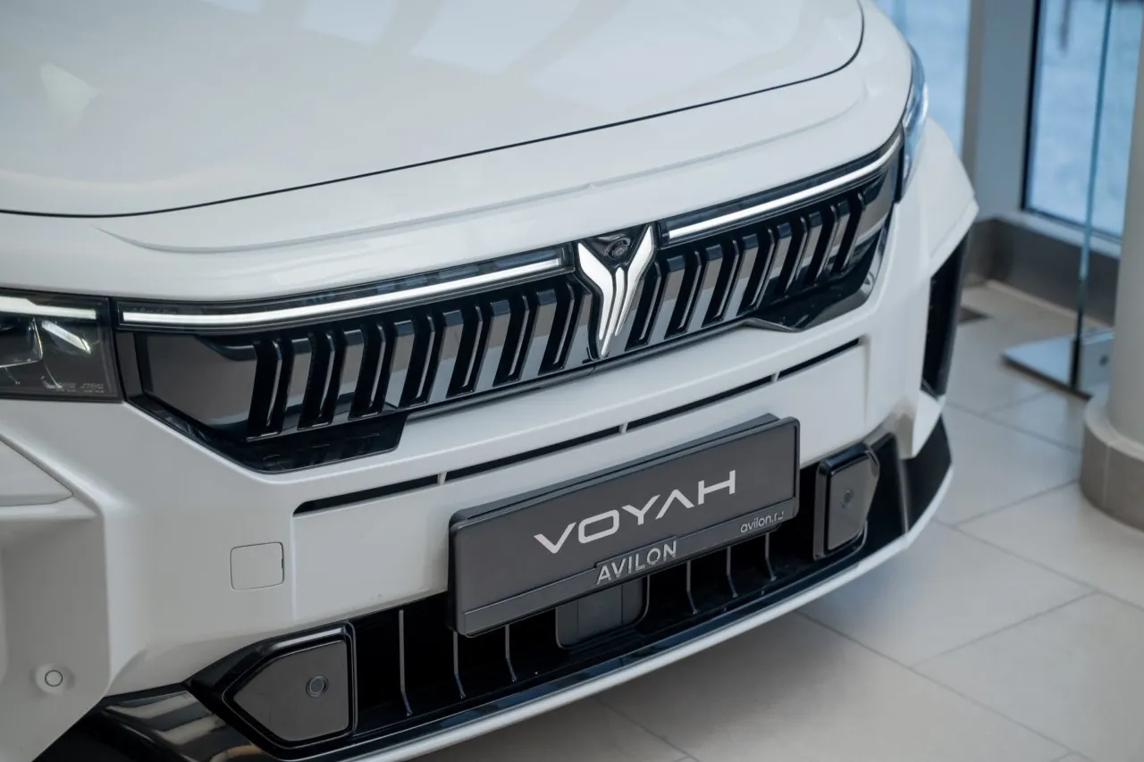 Voyah Free EVR 1.5 AT AWD (489 л.с.) Sport Edition Белый в АВИЛОН. Слайд №10