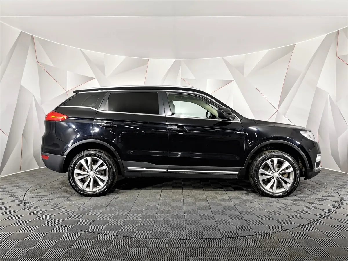 Geely Atlas 2.4 AT AWD (148 л.с.) Standard Черный в АВИЛОН. Слайд №6