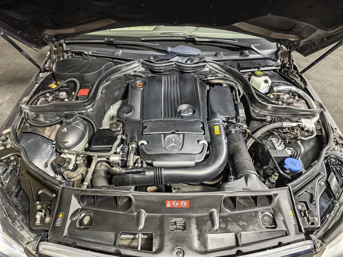 Mercedes-Benz C-Класс C 250 BlueEfficiency 7G-Tronic Plus (204 л.с.) Avangarde Sport+ Коричневый в АВИЛОН. Слайд №10
