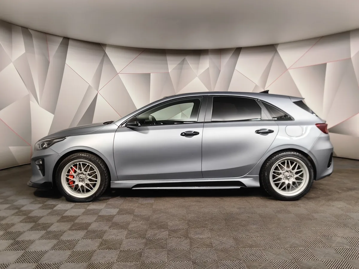 Kia Ceed 1.4 T-GDI AMT (140 л.с.) Premium Plus Серый в АВИЛОН. Слайд №5
