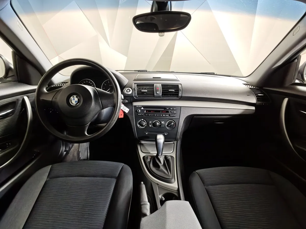 BMW 1 серия 116i AT (115 л.с.) Белый в АВИЛОН. Слайд №11