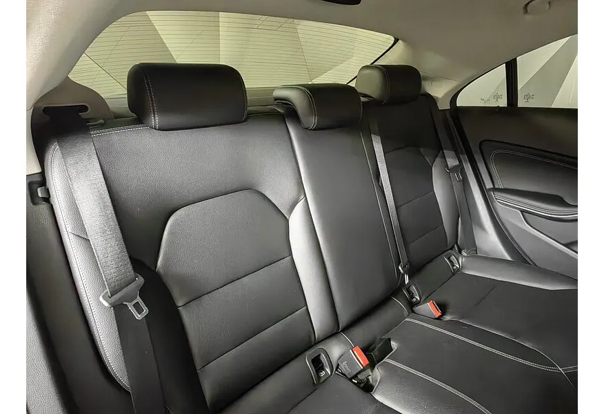 Mercedes-Benz CLA 200 7G-DCT (156 л.с.) Белый в АВИЛОН. Слайд №7