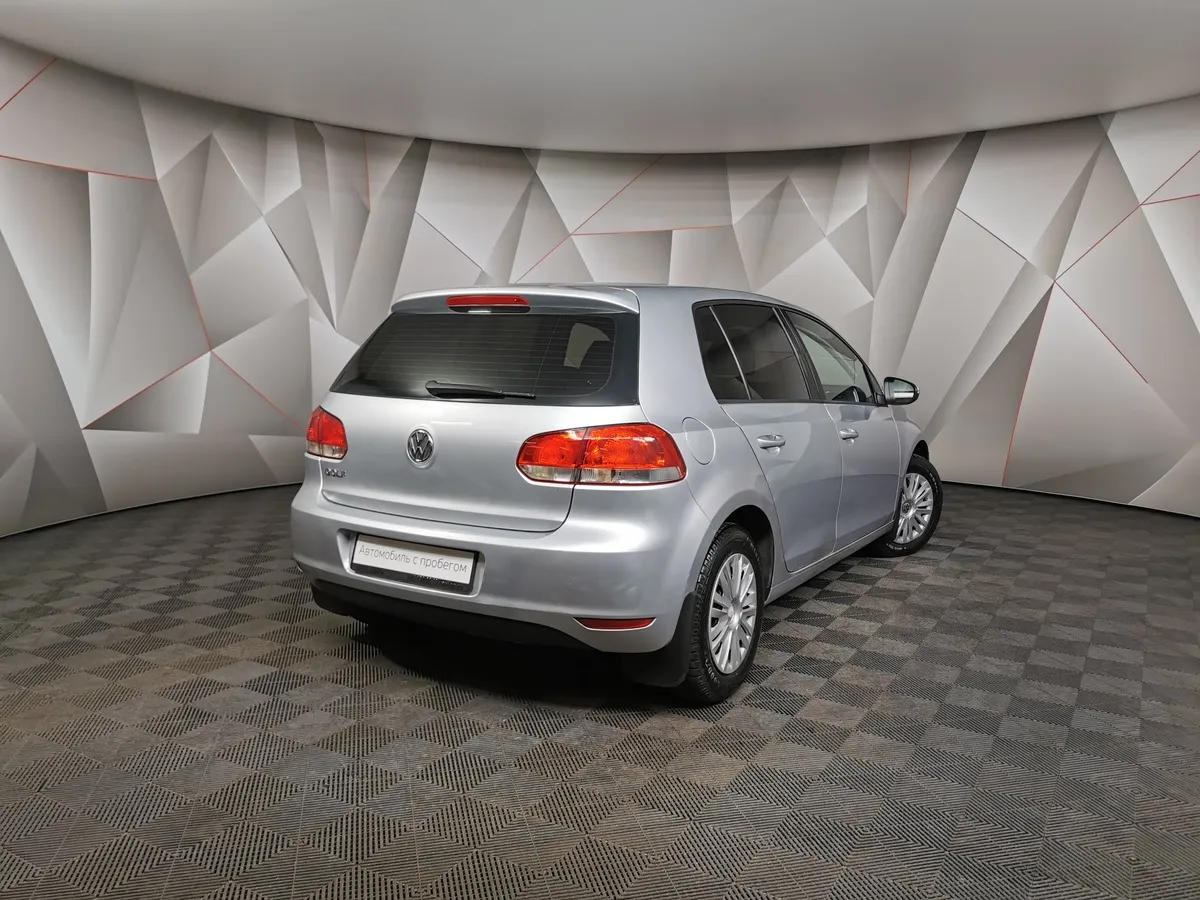 Volkswagen Golf 1.6 DSG (102 л.с.) Trendline Серебристый в АВИЛОН. Слайд №2