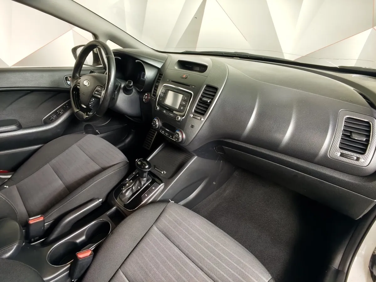 Kia Cerato 1.6 AT (130 л.с.) Comfort Белый в АВИЛОН. Слайд №13