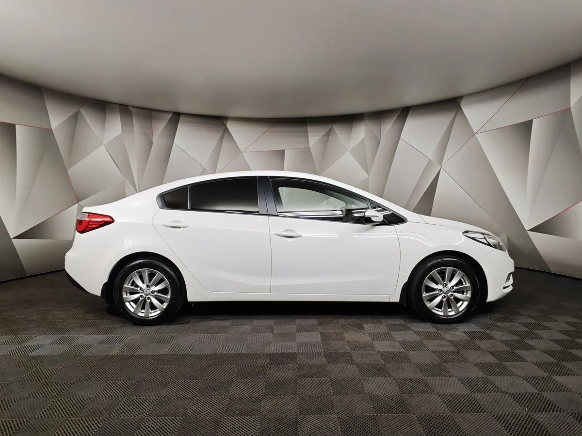 Kia Cerato 1.6 MT (130 л.с.) Comfort (D460) Белый в АВИЛОН. Слайд №6