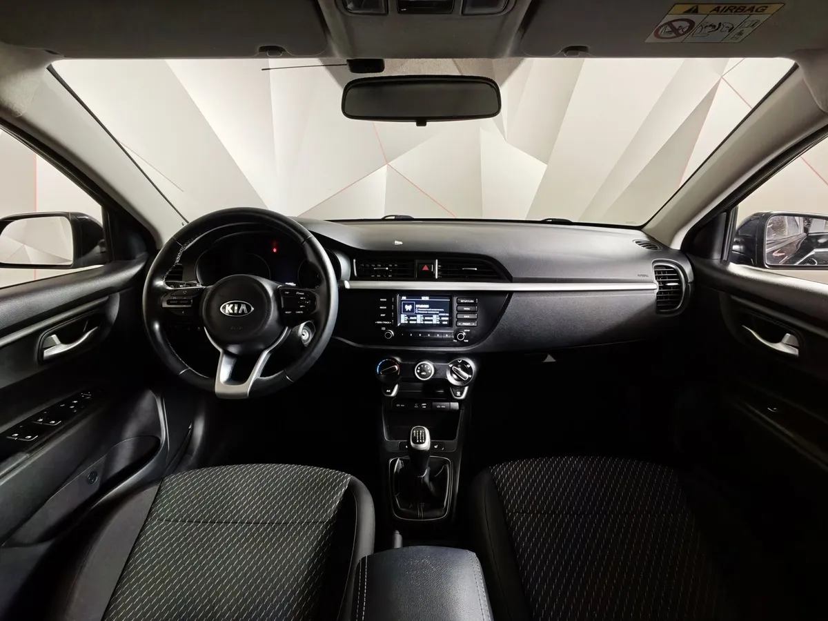 Kia Rio X-Line 1.6 MT (123 л.с.) Черный в АВИЛОН. Слайд №14