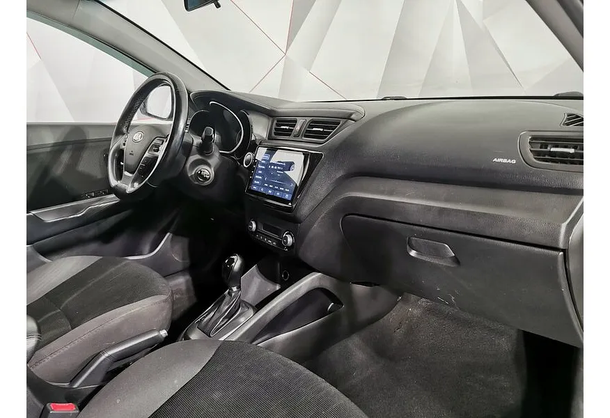 Kia Rio 1.6 AT (123 л.с.) Серый в АВИЛОН. Слайд №12