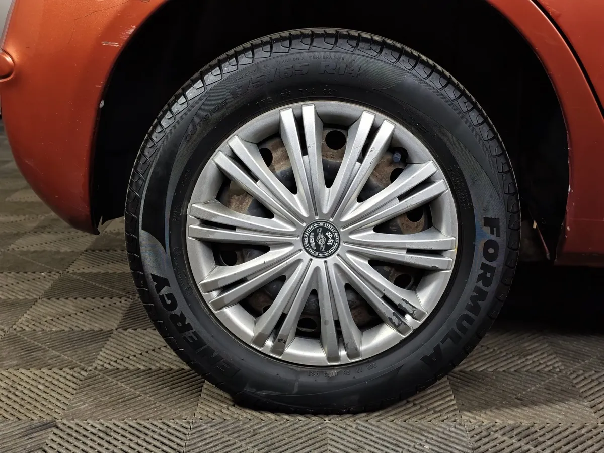 Nissan Micra 1.2 AT (80 л.с.) Оранжевый в АВИЛОН. Слайд №9