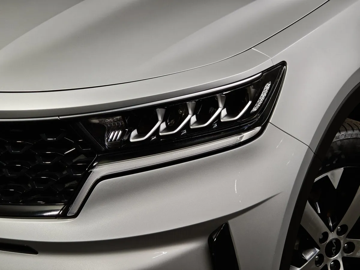 Kia Sorento 2.5 MPI 4WD AT (180 л.с.) Comfort Серый в АВИЛОН. Слайд №10
