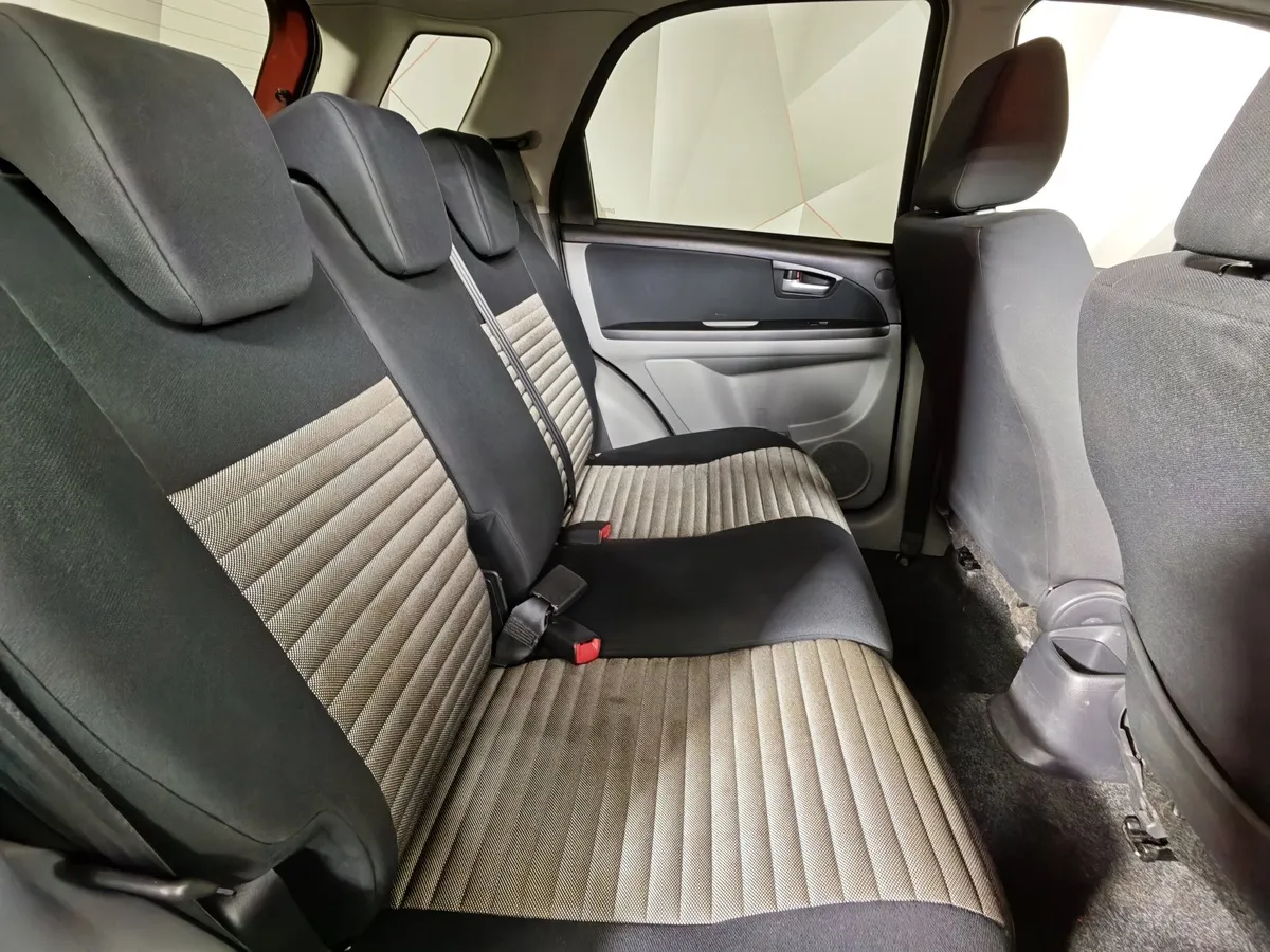 Suzuki SX4 1.6 AT (107 л.с.) Оранжевый в АВИЛОН. Слайд №16