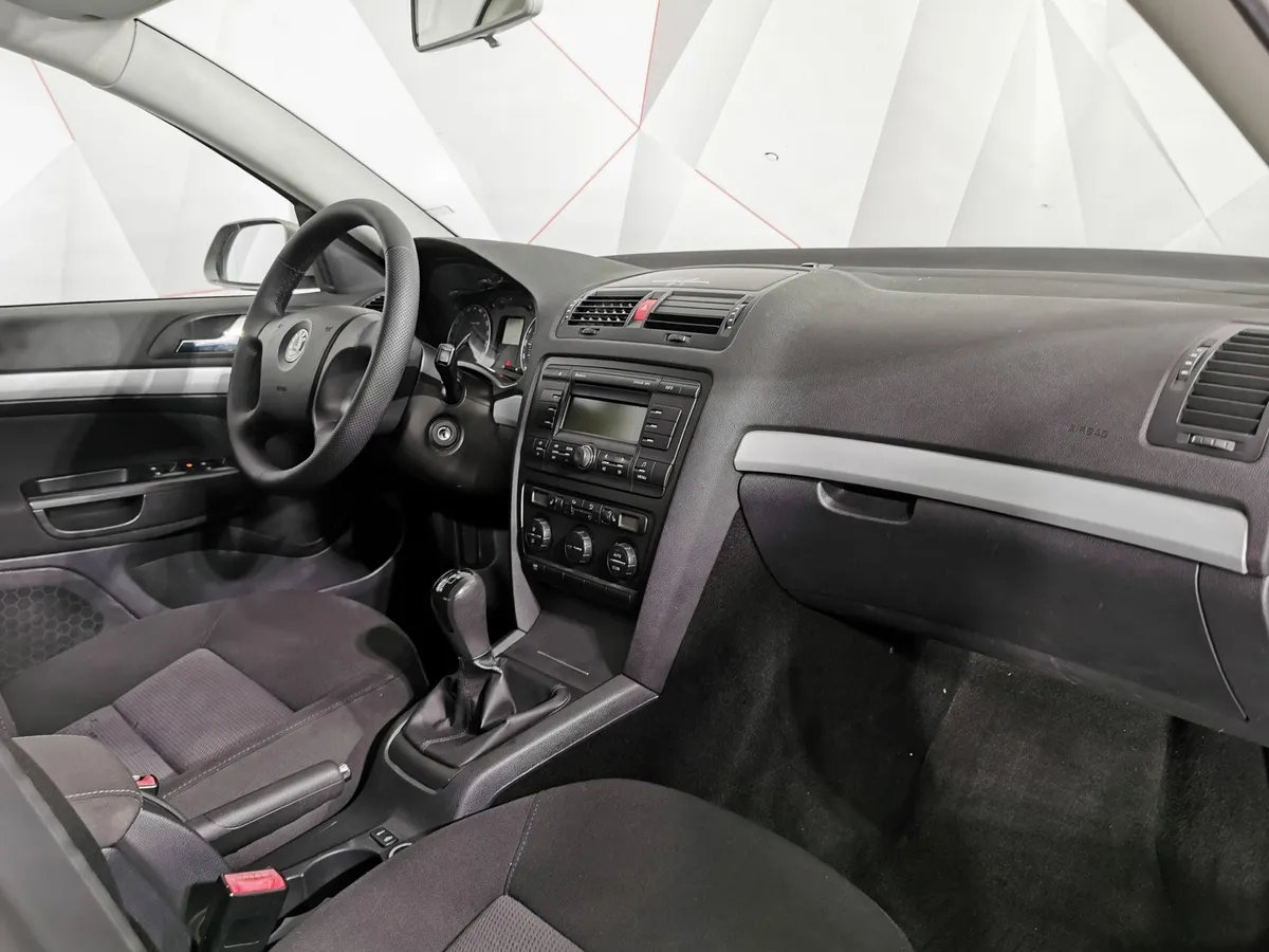 Skoda Octavia 1.6 FSI MT (115 л.с.) Серый в АВИЛОН. Слайд №12