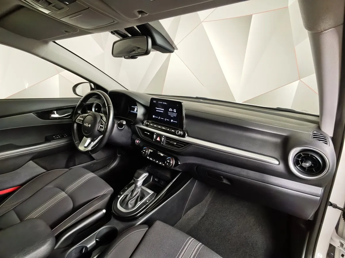 Kia Cerato 2.0 MPI AT (150 л.с.) Luxe Белый в АВИЛОН. Слайд №13