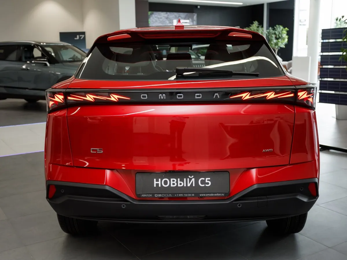 Omoda C5 1.5T DCT FWD (147 л.с.) Стиль Красный в АВИЛОН. Слайд №6