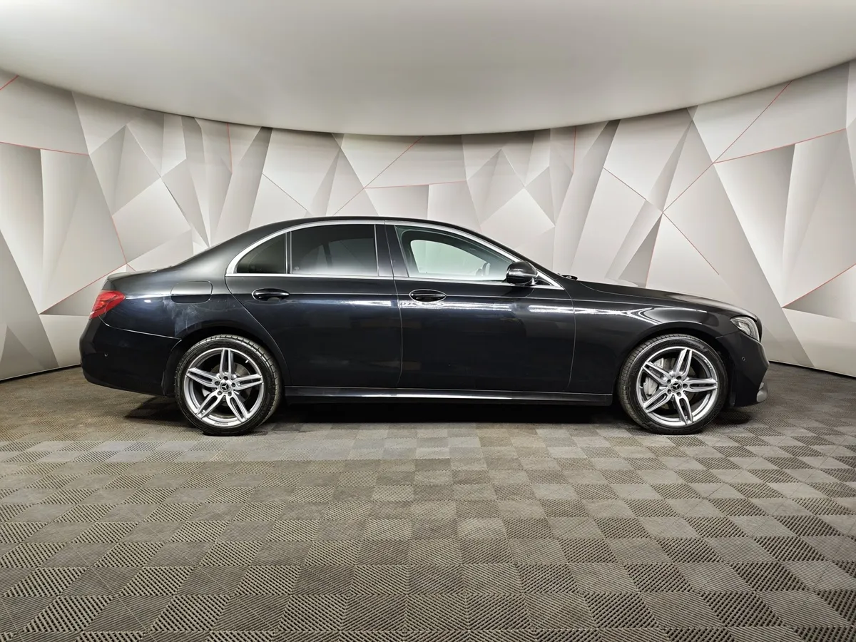Mercedes-Benz E-Класс E 200 4MATIC 9G-TRONIC (184 л.с.) Sport Черный в АВИЛОН. Слайд №6