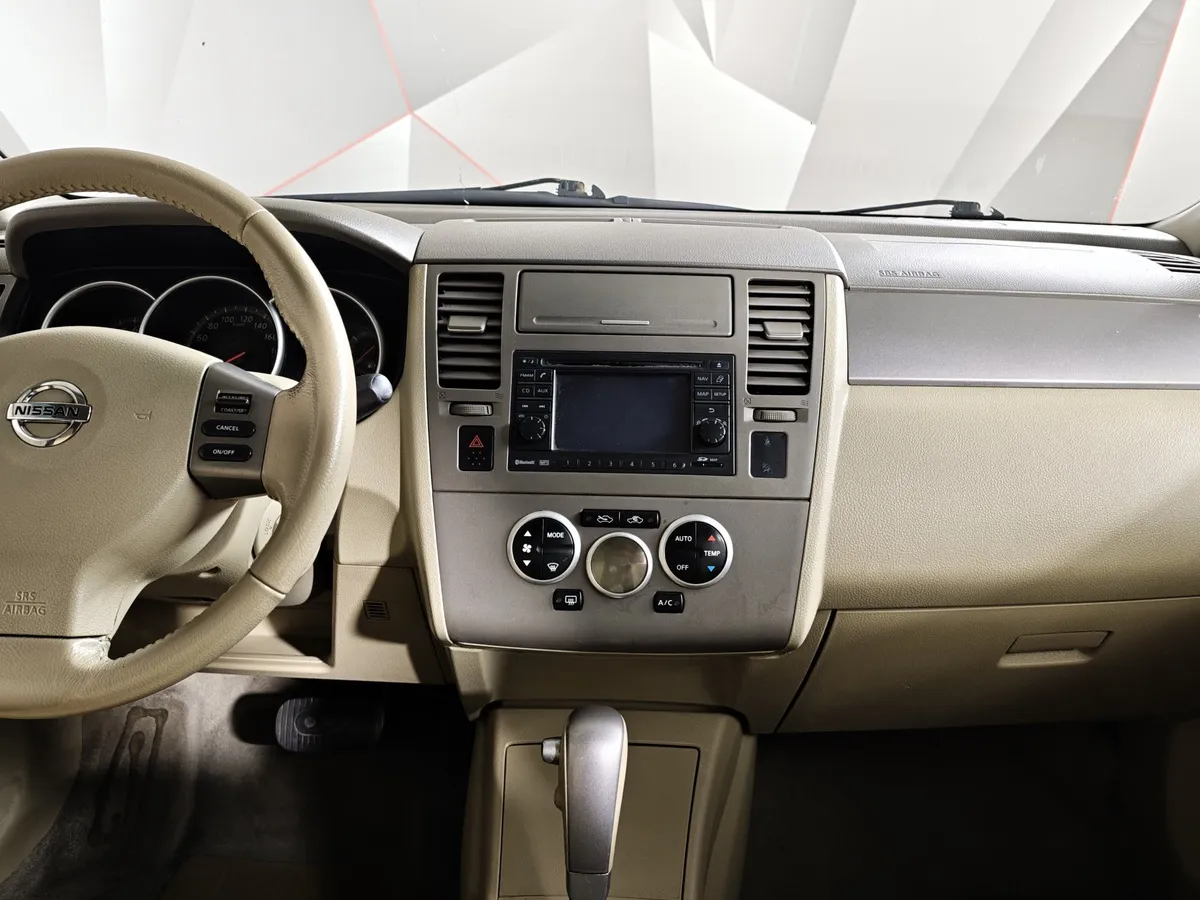 Nissan Tiida 1.6 AT (110 л.с.) Черный в АВИЛОН. Слайд №14