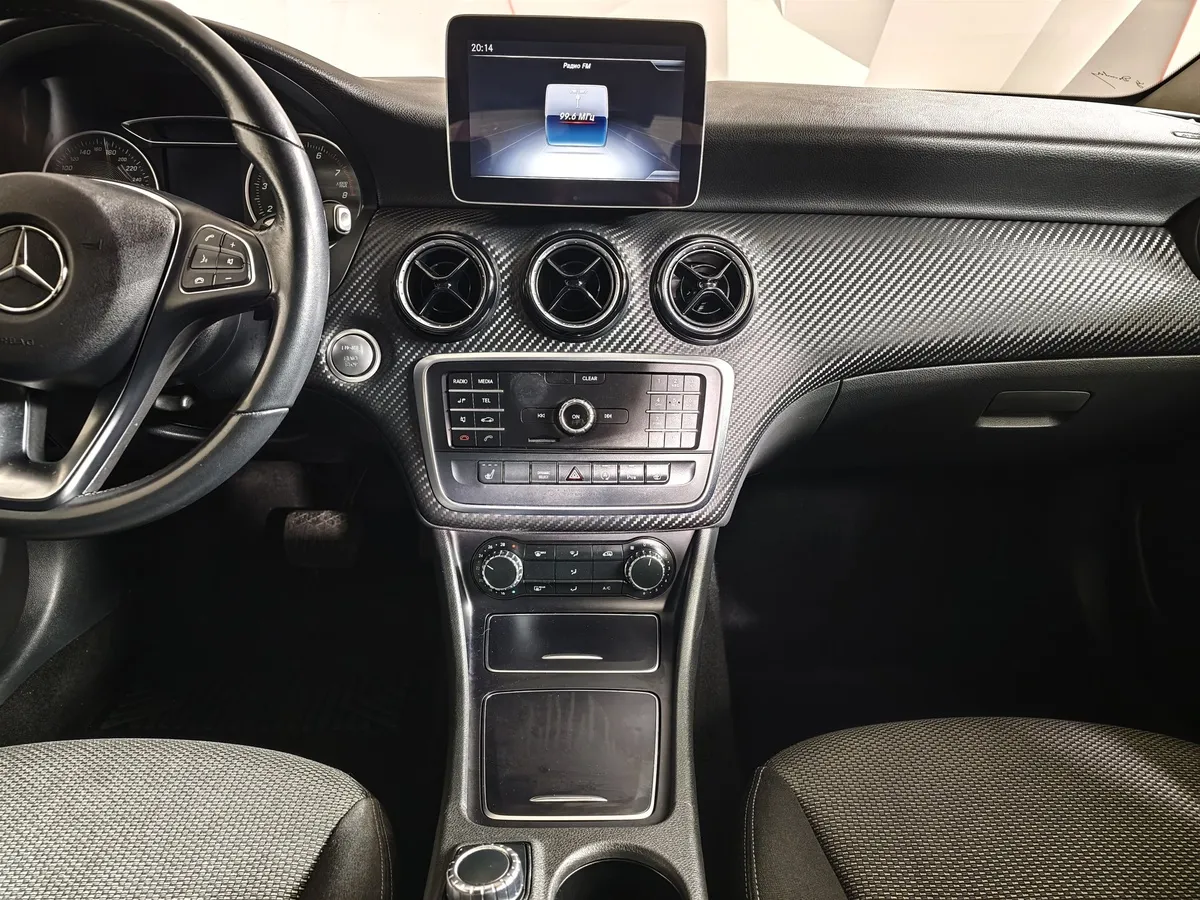 Mercedes-Benz GLA 200 7G-DCT (150 л.с.) Особая серия Серый в АВИЛОН. Слайд №13