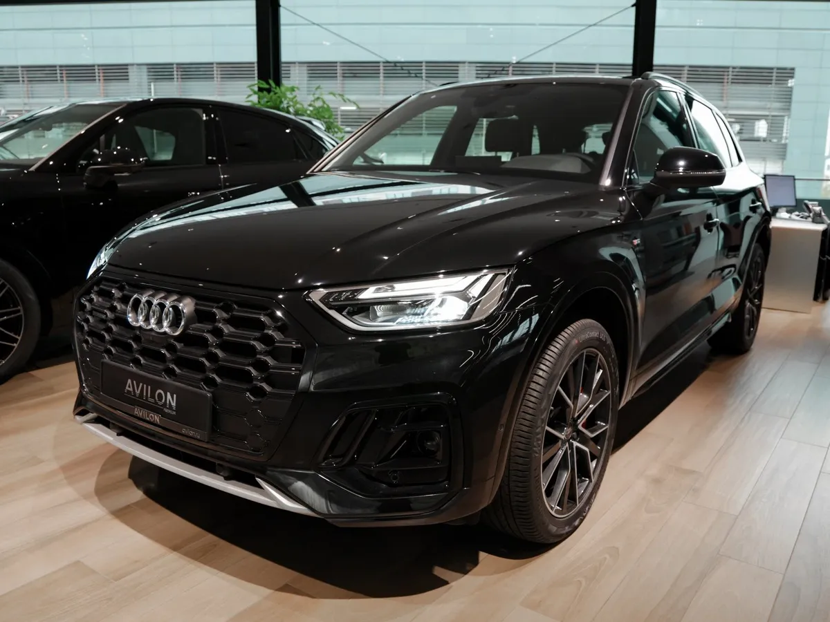 АВИЛОН - Audi Q5 L 2.0 TFSI S tronic quattro (245 л.с.) Luxury Dynamic Черный - slide 10240578