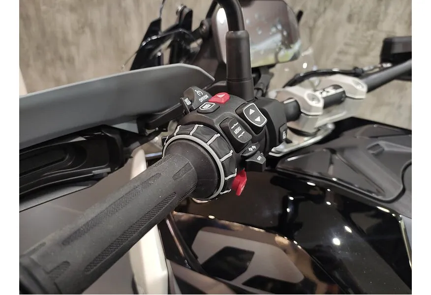 BMW Motorrad R 1300 GS R 1300 GS 1300 см³ (145) 1300 Черный в АВИЛОН. Слайд №8