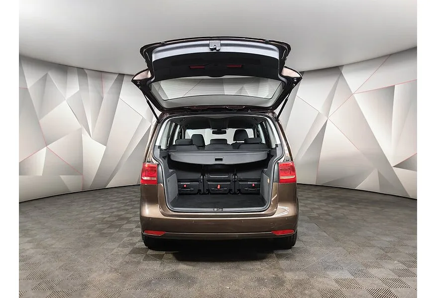 Volkswagen Touran 1.4 TSI DSG (140 л.с.) Conceptline Коричневый в АВИЛОН. Слайд №12
