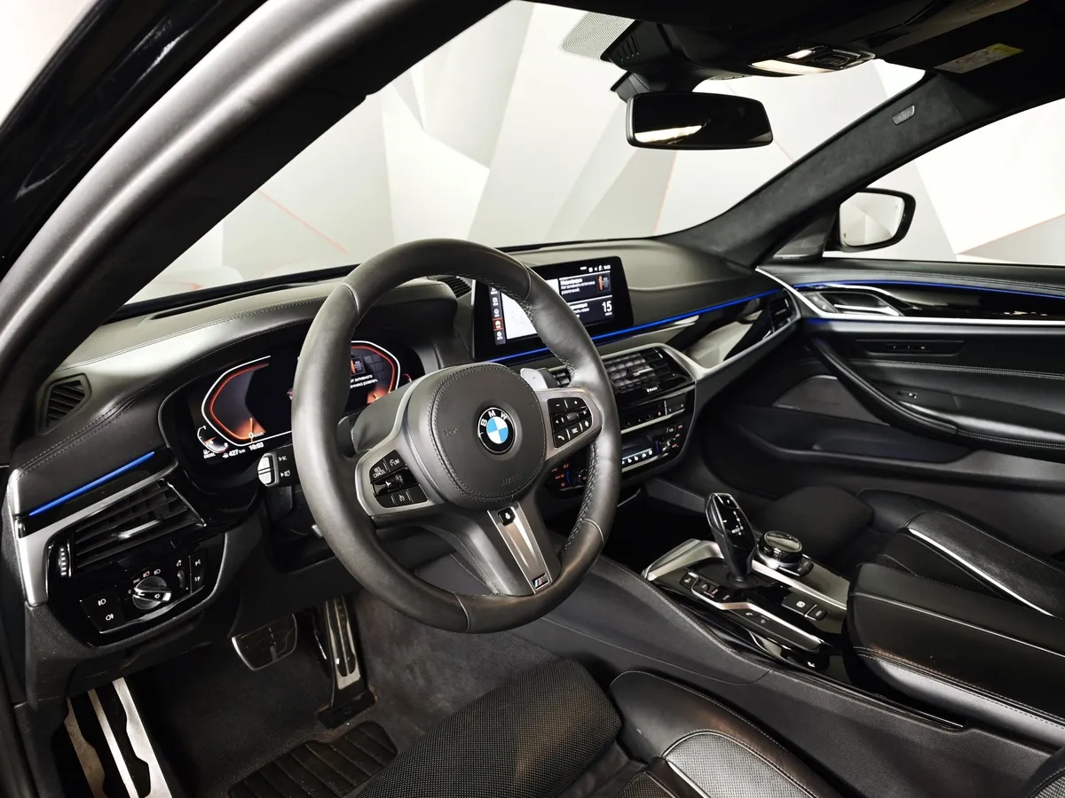 BMW 5 серия 530d xDrive Steptronic (249 л.с.) M Sport Plus Черный в АВИЛОН. Слайд №11