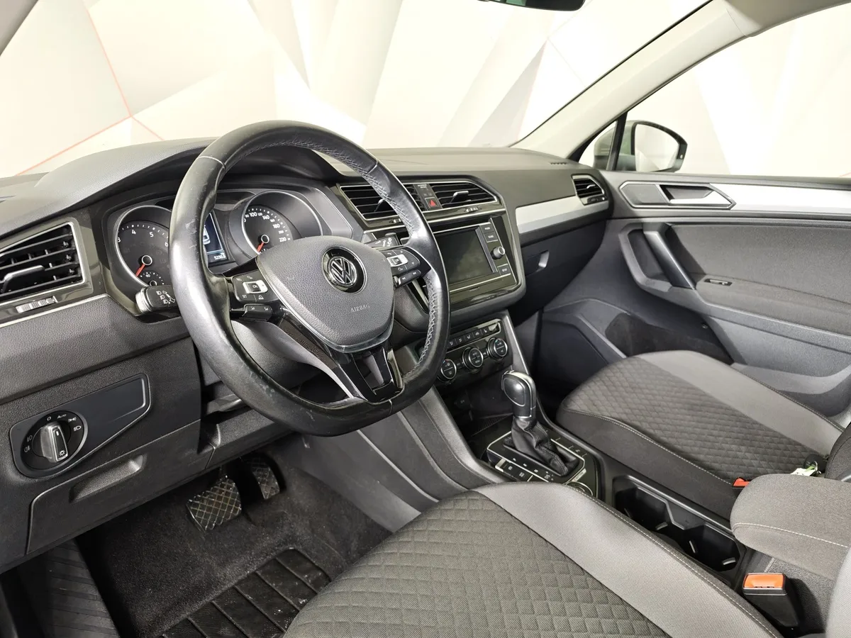 Volkswagen Tiguan 1.4 TSI 4Motion DSG (150 л.с.) Comfortline Серебристый в АВИЛОН. Слайд №19
