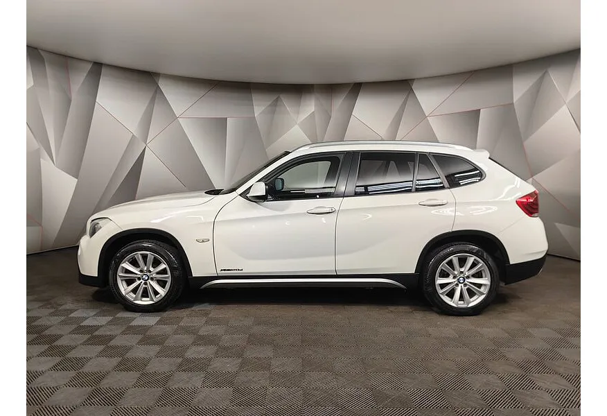 АВИЛОН - BMW X1 xDrive20d AT (184 л.с.) Белый - slide 1