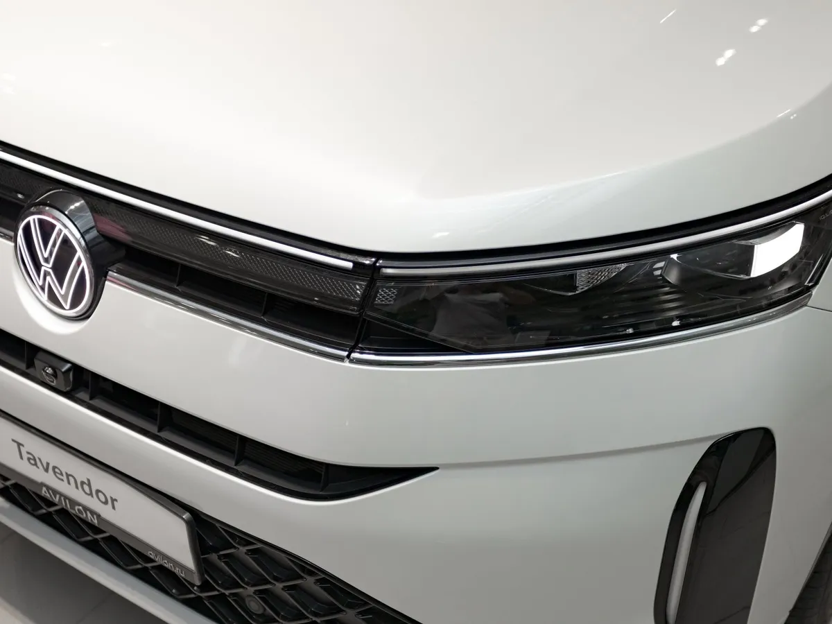 Volkswagen Tavendor 2.0 DSG 4WD (272 л.с.) Р-Лайн Тоуринг Белый в АВИЛОН. Слайд №19 Volkswagen Tavendor 2.0 DSG 4WD (272 л.с.) Р-Лайн Тоуринг Белый в АВИЛОН. Слайд №19