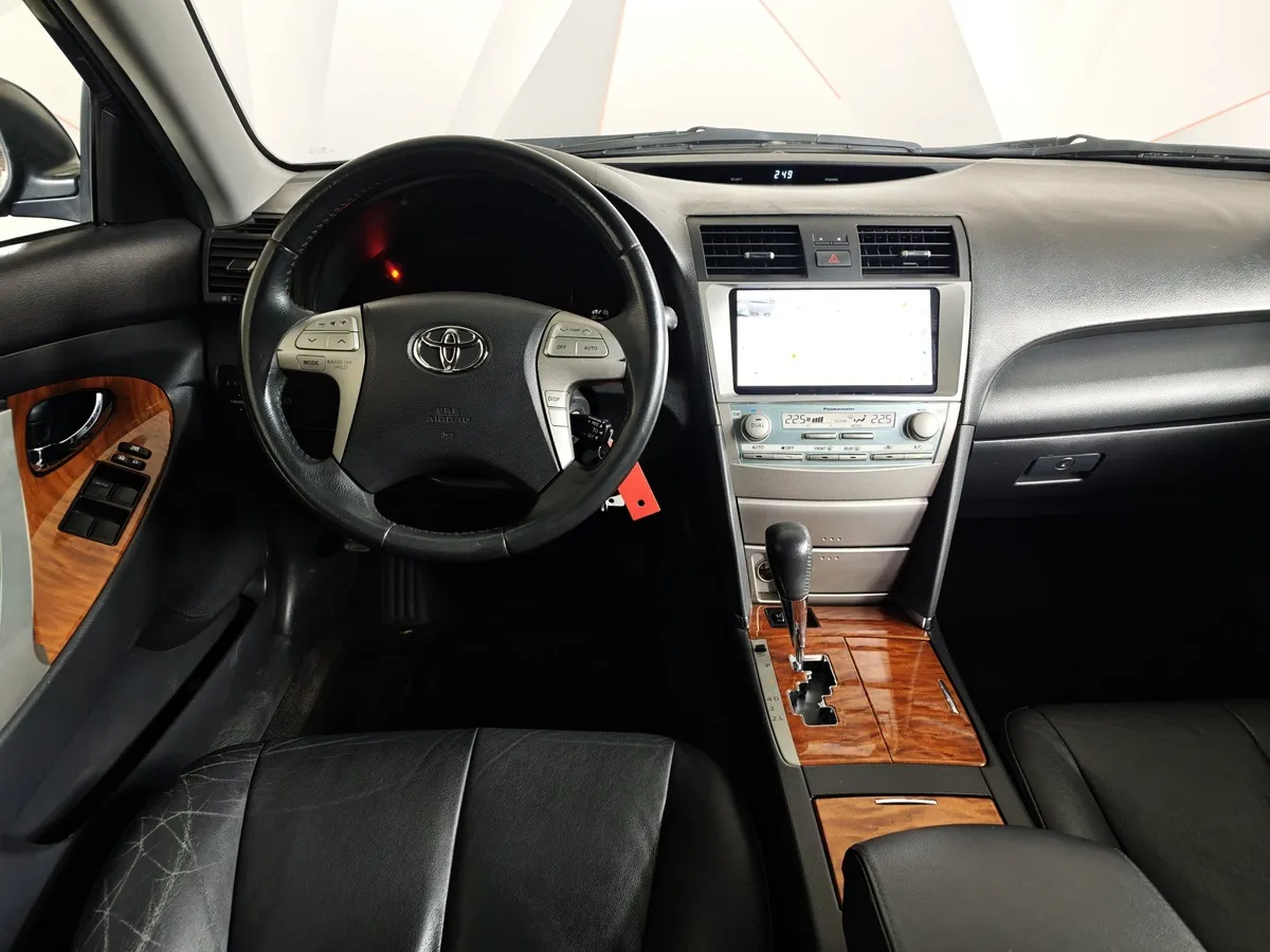 Toyota Camry 2.4 VVT-i AT (167 л.с.) Черный в АВИЛОН. Слайд №19