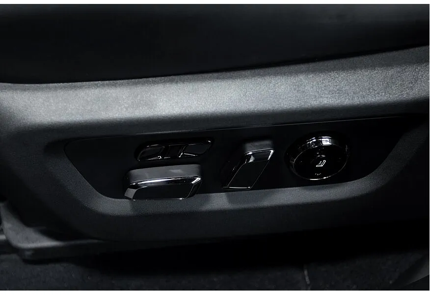 ROX 01 1.5 AT 4WD (475 л.с.) 6 мест Business Lounge Черный в АВИЛОН. Слайд №14