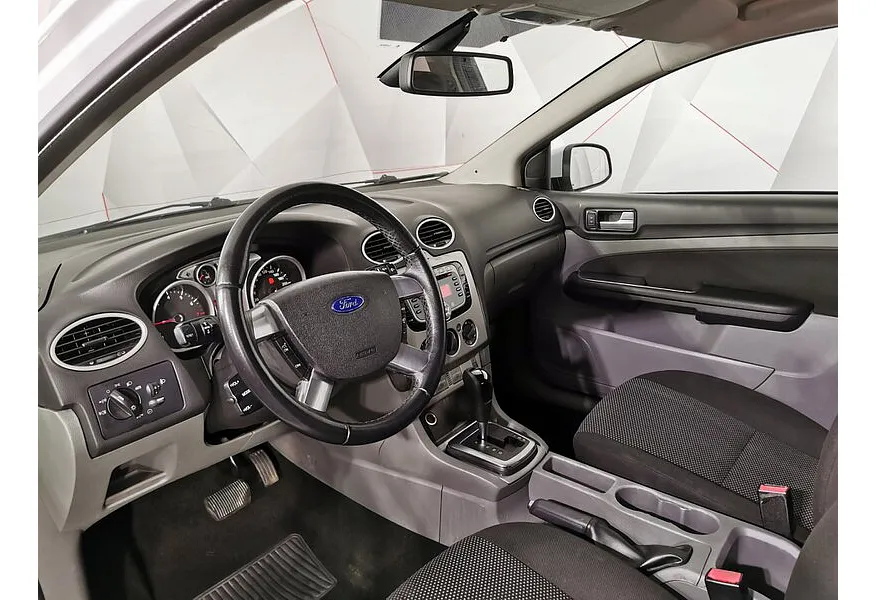 Ford Focus 2.0 AT (145 л.с.) Белый в АВИЛОН. Слайд №18