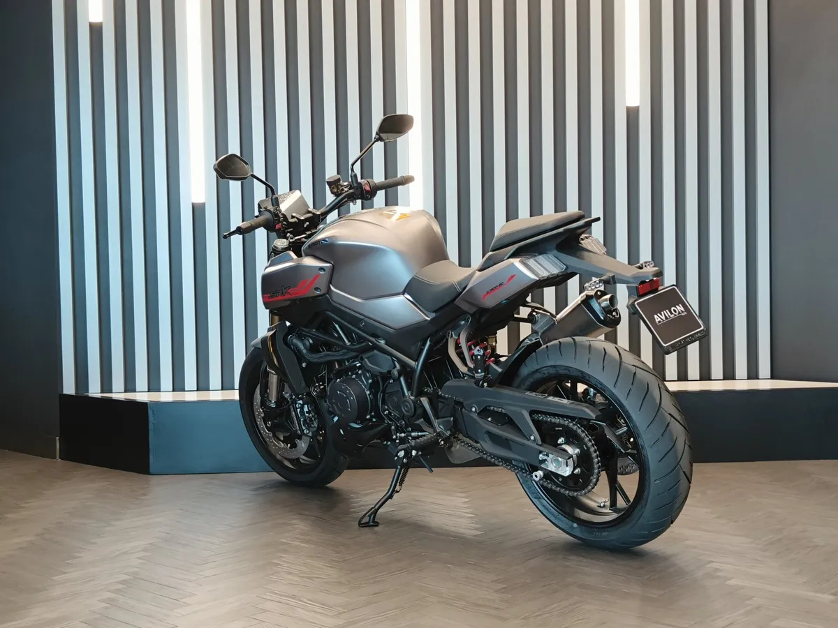 QJMOTOR SRK 900 900 см³ (95 л.с.) (95) 900 Серый в АВИЛОН. Слайд №6