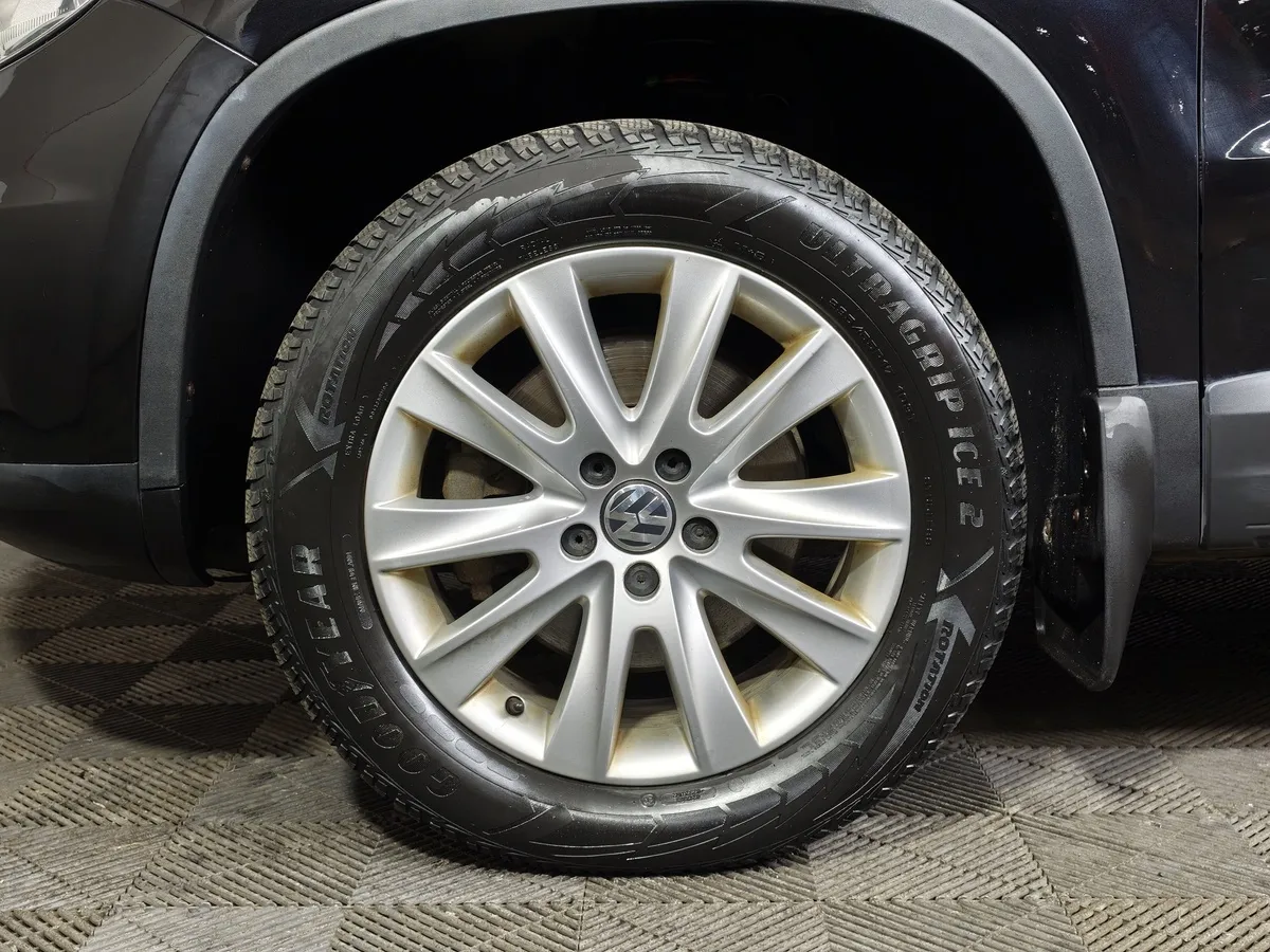 Volkswagen Tiguan 2.0 TSI 4Motion AT (170 л.с.) Track & Field Черный в АВИЛОН. Слайд №9