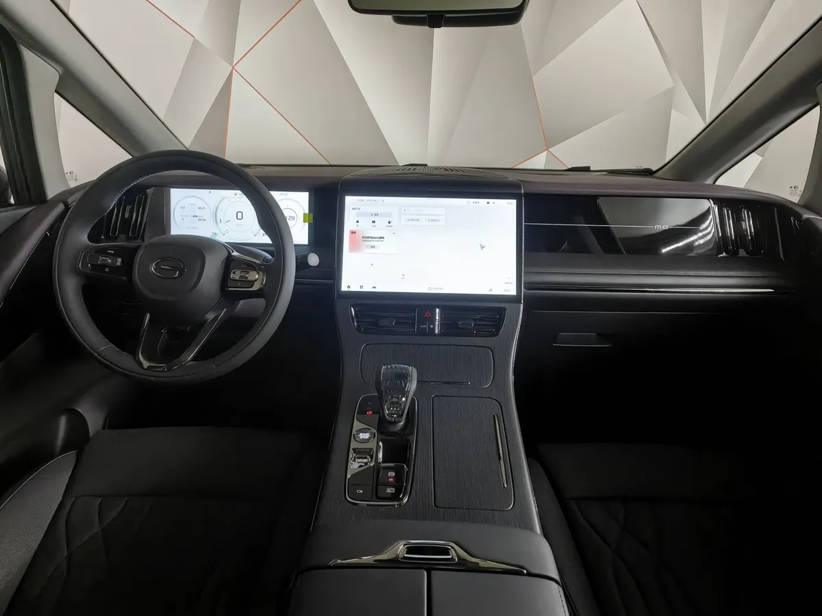 GAC M8 2.0T AT (231 л.с.) 4 места Master Edition Черный в АВИЛОН. Слайд №14