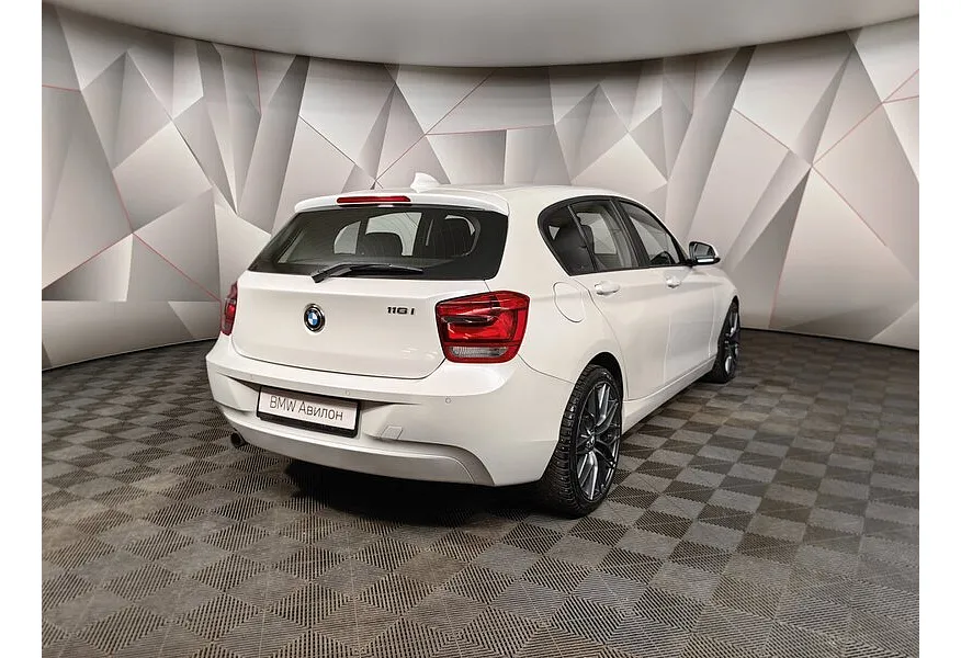 BMW 1 серия 116i AT (136 л.с.) Белый в АВИЛОН. Слайд №2