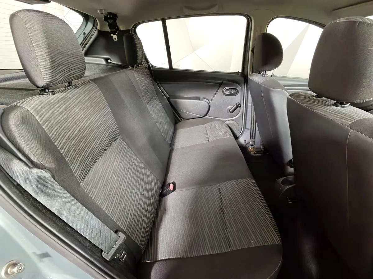 Renault Sandero 1.6 MT (84 л.с.) Синий в АВИЛОН. Слайд №16