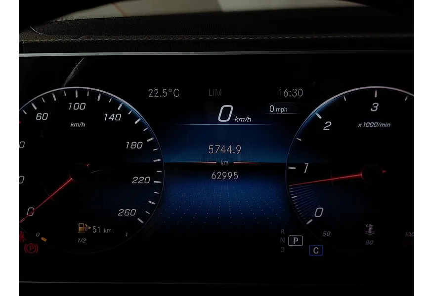 Mercedes-Benz GLE 400 d 4MATIC 9G-TRONIC (330 л.с.) Sport (Локальная сборка) Белый в АВИЛОН. Слайд №17