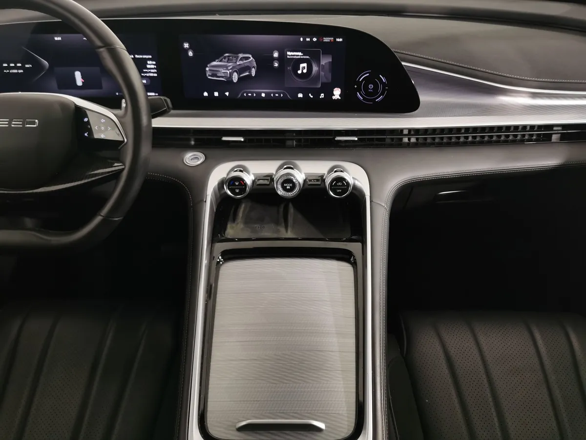 EXEED TXL 1.6 TGDI DCT7 AWD (186 л.с.) Prestige Серый в АВИЛОН. Слайд №14