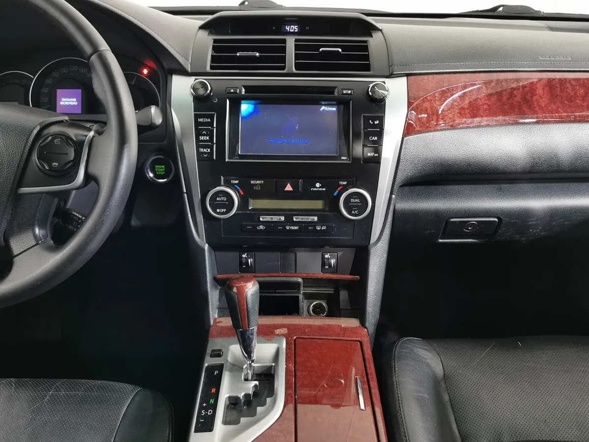 Toyota Camry 2.5 AT (181 л.с.) Черный в АВИЛОН. Слайд №14