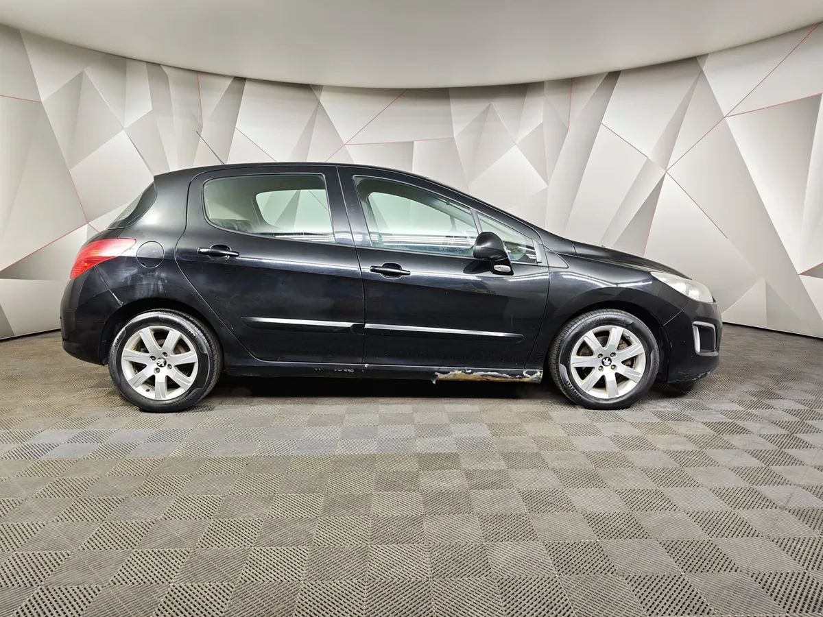 Peugeot 308 1.6 AT (120 л.с.) Черный в АВИЛОН. Слайд №6