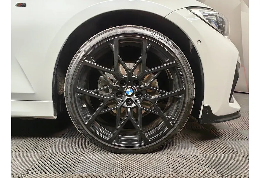 BMW 3 серия 320i xDrive (184 л.с.) M Sport Pro Белый в АВИЛОН. Слайд №7